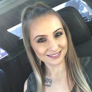 Meet your Posher, Danyelle